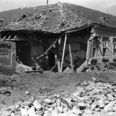 HR-DAOS-966 1.1.2. Zbirka fotografija Radovana Plivelića, bombardiranje Osijeka, 1944., godine