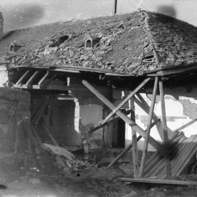 HR-DAOS-966 1.1.7., Zbirka fotografija Radovana Plivelića, bombardiranje Osijeka, 1944. god.