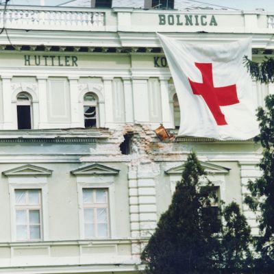 HR-DAOS-1716 357. Klinička bolnica Osijek, Ulica Josipa Huttlera (fotograf Marin Topić)