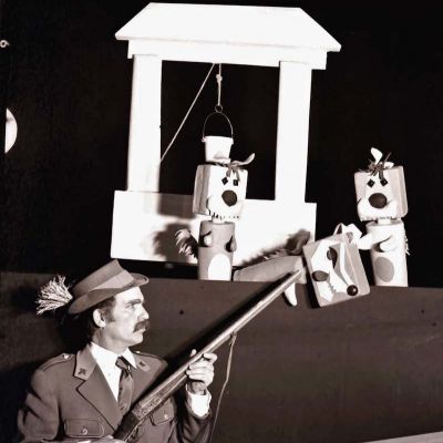 HR-DAOS-964-1 1., predstava Zeko, Zriko i Janje u Dječjem kazalištu u Osijeku, 1975. godina